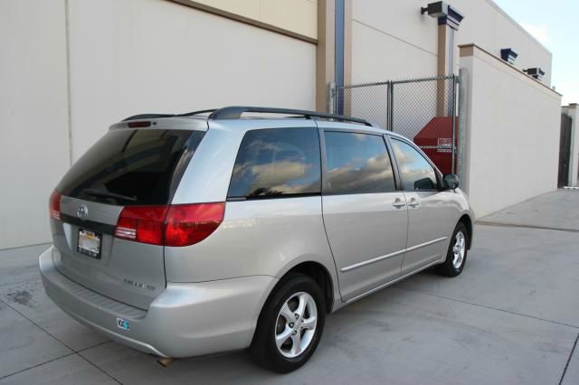 2004 Toyota Sienna Touring - Moonroof