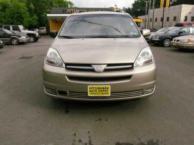 2004 Toyota Sienna XLT 4.6L 4WD