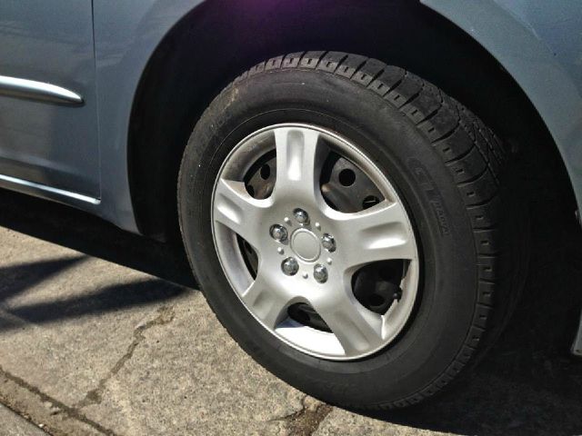 2004 Toyota Sienna Touring - Moonroof