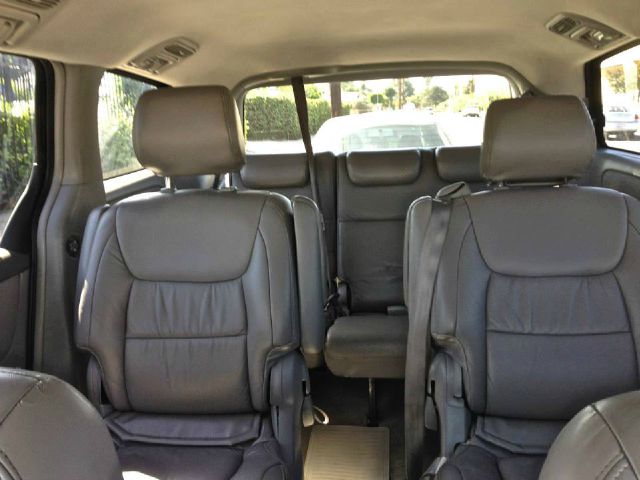 2004 Toyota Sienna Touring - Moonroof