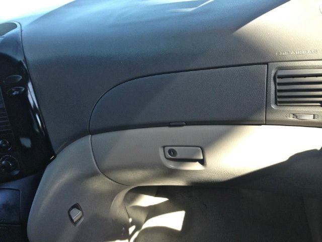 2004 Toyota Sienna Touring - Moonroof