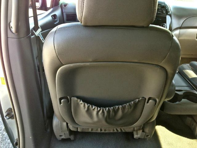 2004 Toyota Sienna Touring - Moonroof