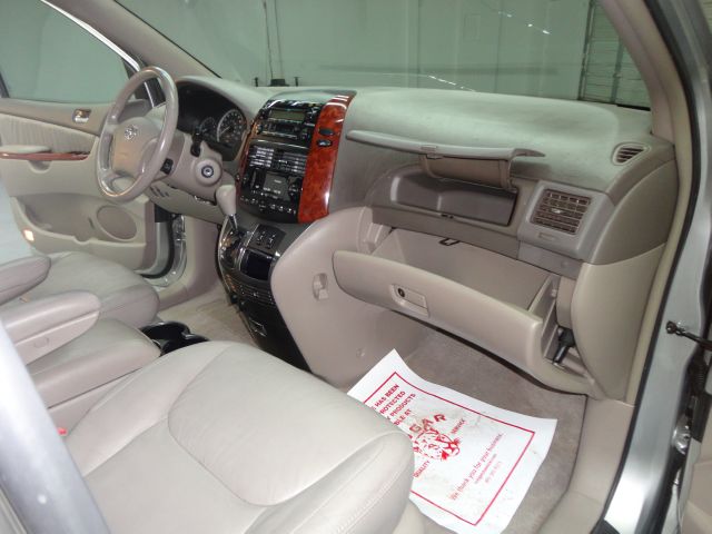 2004 Toyota Sienna Eddie Bauer 4x4