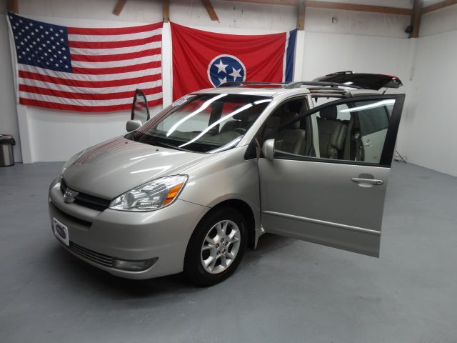 2004 Toyota Sienna Eddie Bauer 4x4
