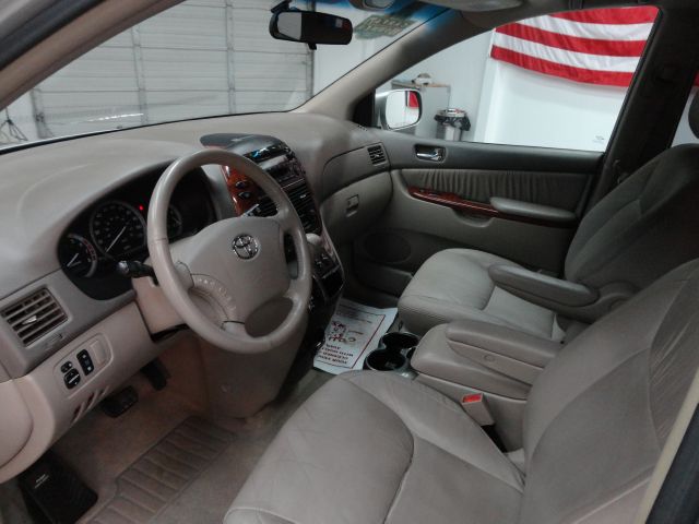 2004 Toyota Sienna Eddie Bauer 4x4