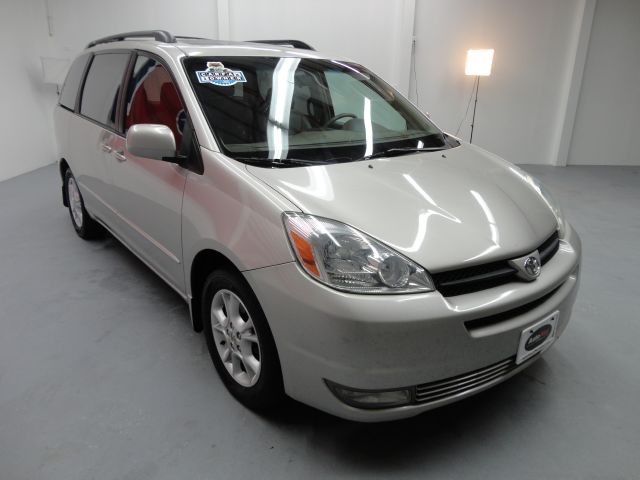 2004 Toyota Sienna Eddie Bauer 4x4