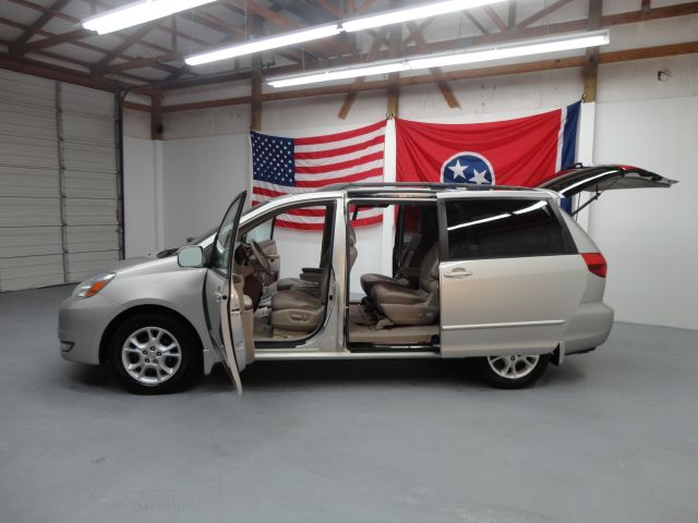 2004 Toyota Sienna Eddie Bauer 4x4