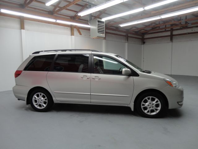 2004 Toyota Sienna Eddie Bauer 4x4