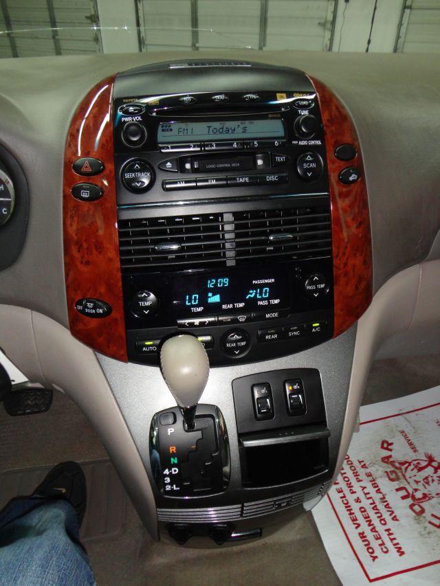 2004 Toyota Sienna Eddie Bauer 4x4