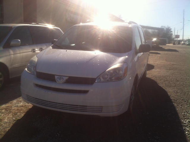 2004 Toyota Sienna Touring - Moonroof