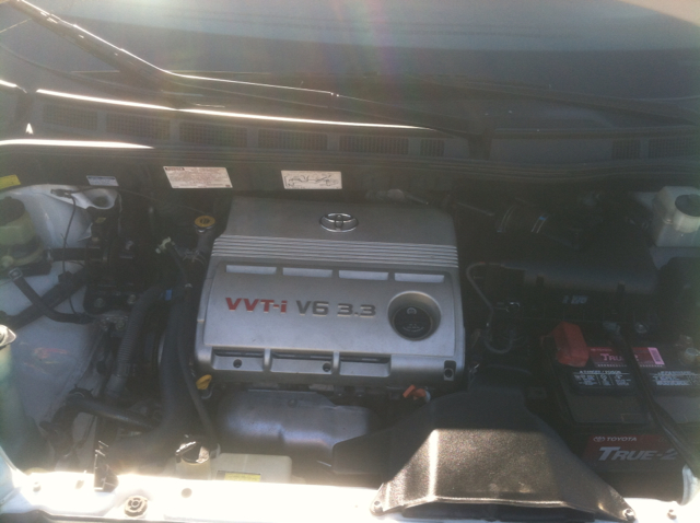 2004 Toyota Sienna Touring - Moonroof