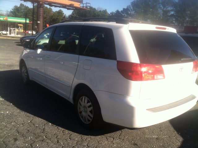2004 Toyota Sienna Touring - Moonroof