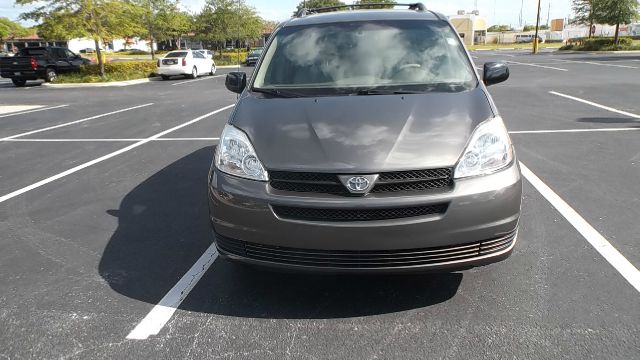 2004 Toyota Sienna T6 AWD Leather Moonroof Navigation