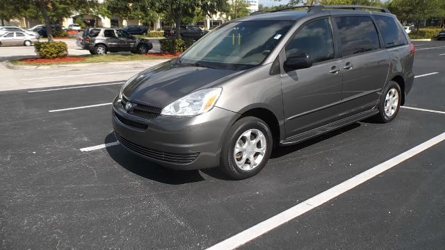 2004 Toyota Sienna T6 AWD Leather Moonroof Navigation