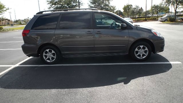 2004 Toyota Sienna T6 AWD Leather Moonroof Navigation