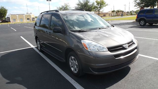 2004 Toyota Sienna T6 AWD Leather Moonroof Navigation