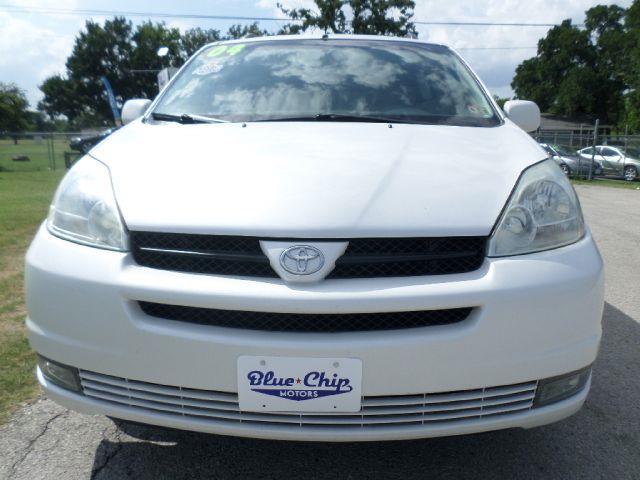 2004 Toyota Sienna SEL Sport Utility 4D