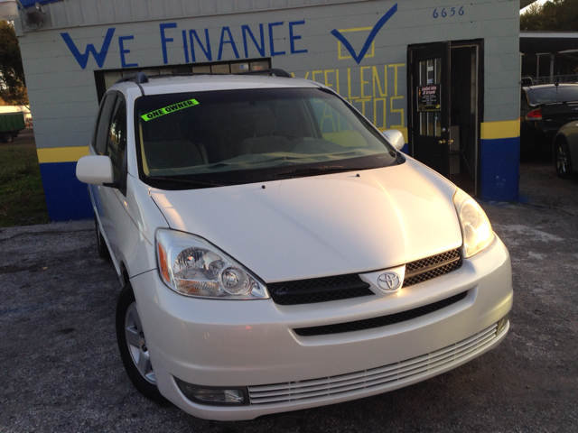 2004 Toyota Sienna SEL Sport Utility 4D