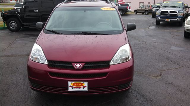 2004 Toyota Sienna 1997 Ford GL