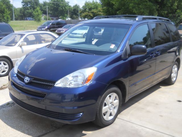 2004 Toyota Sienna Touring - Moonroof