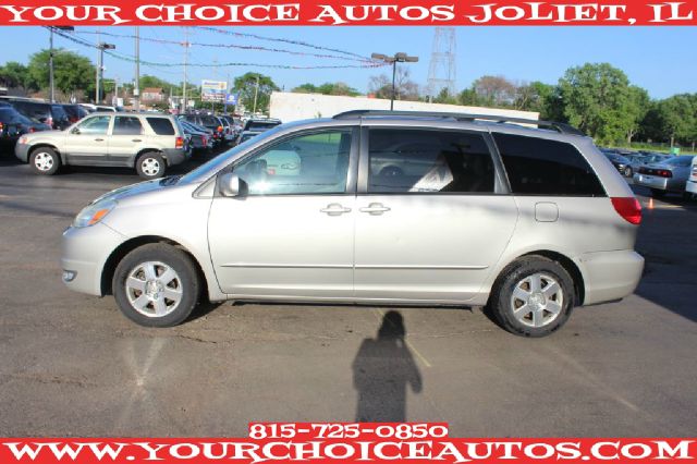 2004 Toyota Sienna SEL Sport Utility 4D