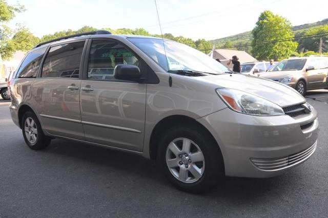 2004 Toyota Sienna X