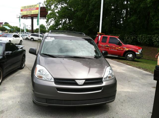 2004 Toyota Sienna X