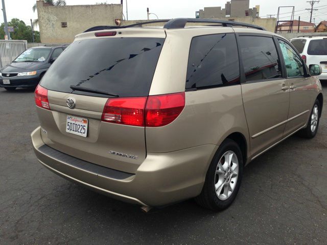2004 Toyota Sienna SEL Sport Utility 4D