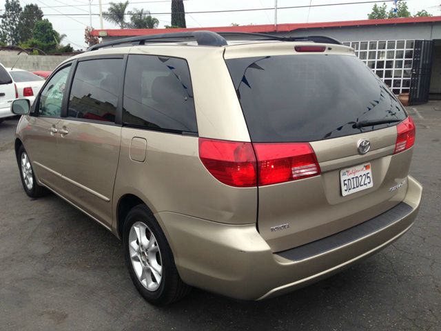 2004 Toyota Sienna SEL Sport Utility 4D