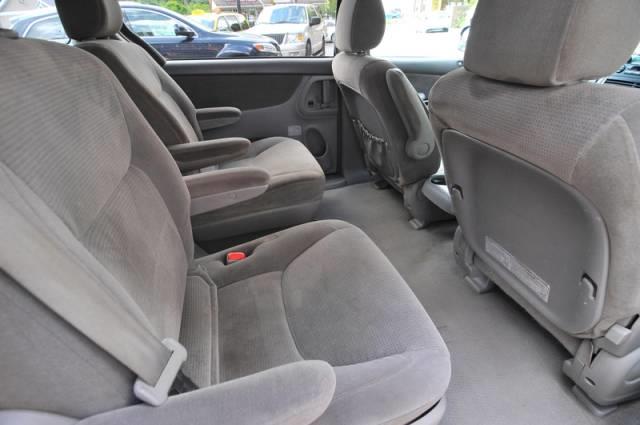 2004 Toyota Sienna X