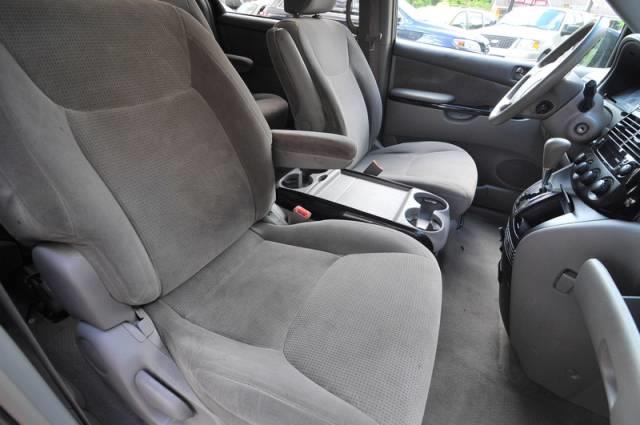 2004 Toyota Sienna X