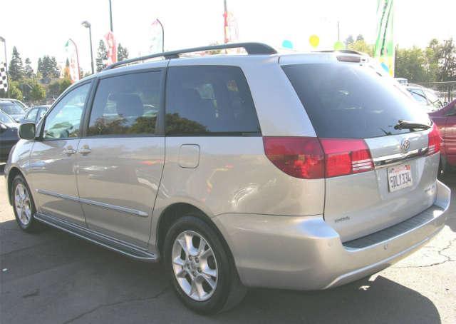 2004 Toyota Sienna SEL Sport Utility 4D