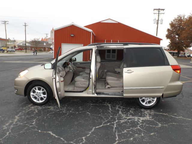 2004 Toyota Sienna XLT 4.6L 4WD