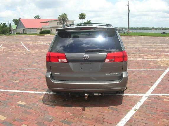 2004 Toyota Sienna Touring - Moonroof