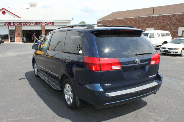 2004 Toyota Sienna Eddie Bauer 4x4
