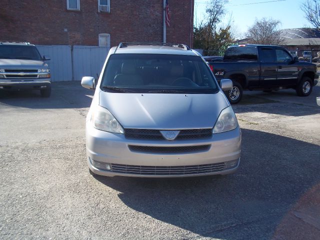 2004 Toyota Sienna SEL Sport Utility 4D