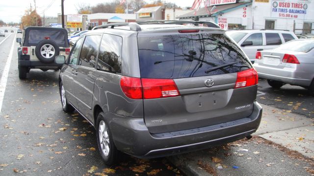 2004 Toyota Sienna Eddie Bauer 4x4