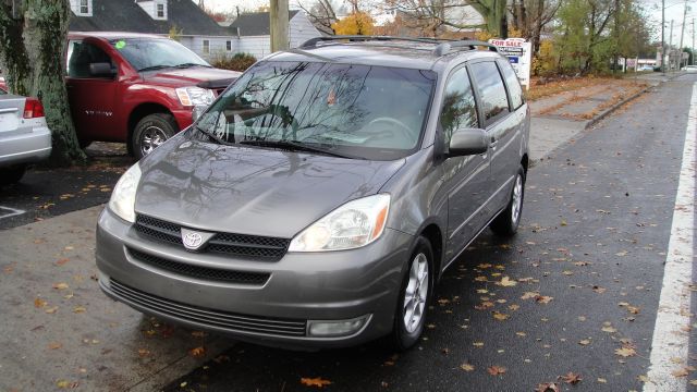 2004 Toyota Sienna Eddie Bauer 4x4