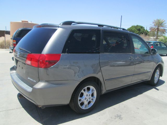 2004 Toyota Sienna Eddie Bauer 4x4