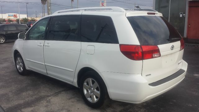 2004 Toyota Sienna Unknown