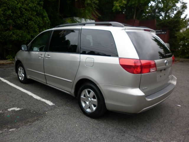 2004 Toyota Sienna 1997 Ford GL