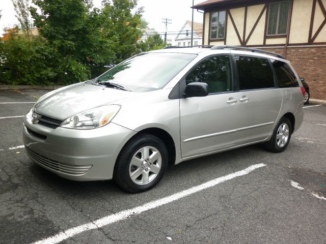 2004 Toyota Sienna 1997 Ford GL