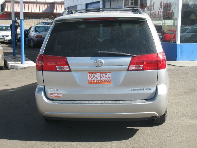 2004 Toyota Sienna SEL Sport Utility 4D