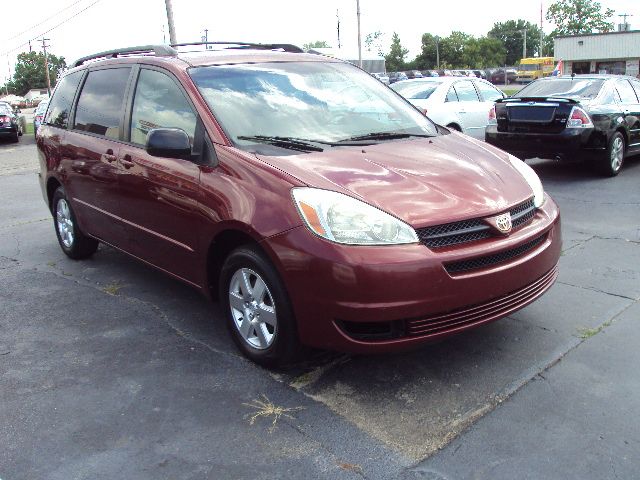 2004 Toyota Sienna Touring - Moonroof