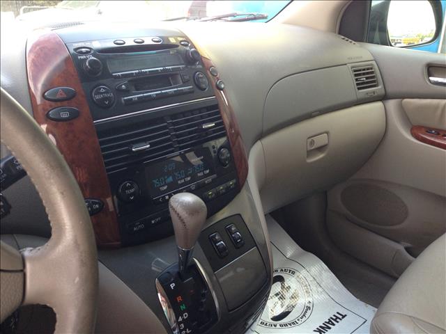 2004 Toyota Sienna Eddie Bauer 4x4