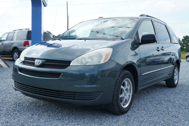 2004 Toyota Sienna Touring - Moonroof