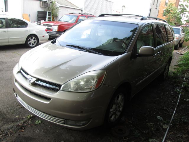 2005 Toyota Sienna XLT 4.6L 4WD