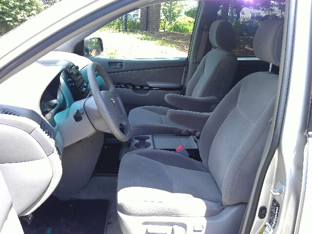 2005 Toyota Sienna 4.6L XLT Sport