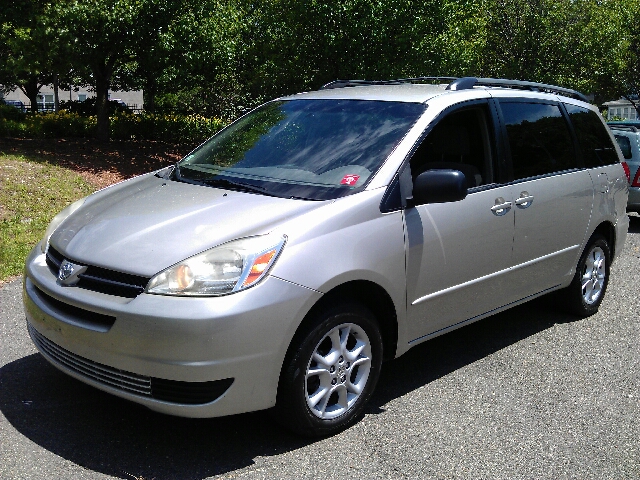 2005 Toyota Sienna 4.6L XLT Sport