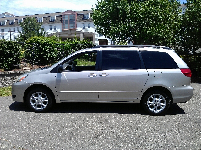 2005 Toyota Sienna 4.6L XLT Sport
